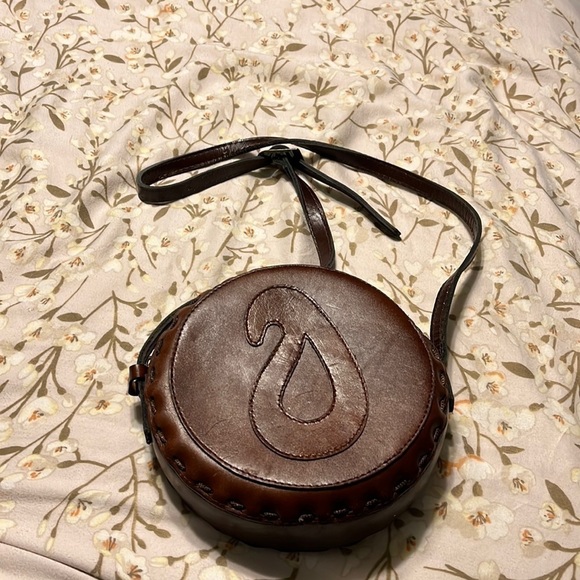 EQBAL Handbags - vintage 60’s 70’s EQBAL Leather Circle Purse Shoulder Bag